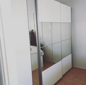 Huonekalujen kasaus Jelpperi