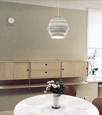 valaisimen_asennus_poydanpaalle